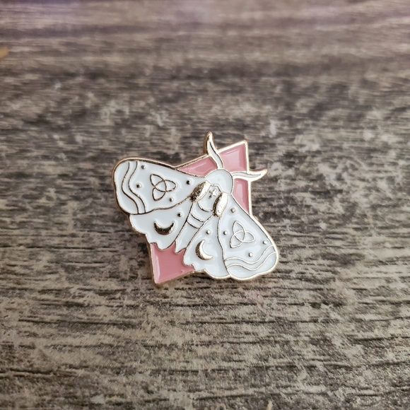 ✨2/$12✨ Celestial Pink Moth Enamel Pin - Picture 1 of 3